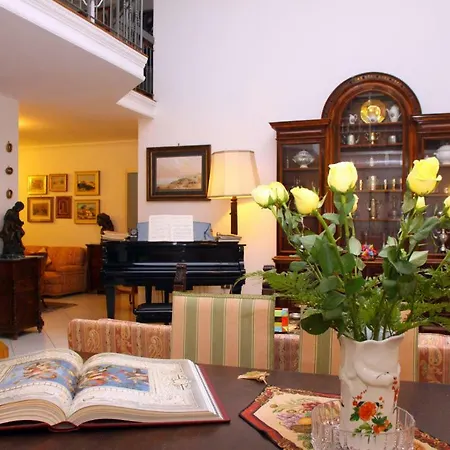 Bed & Breakfast Casa 12 Naples